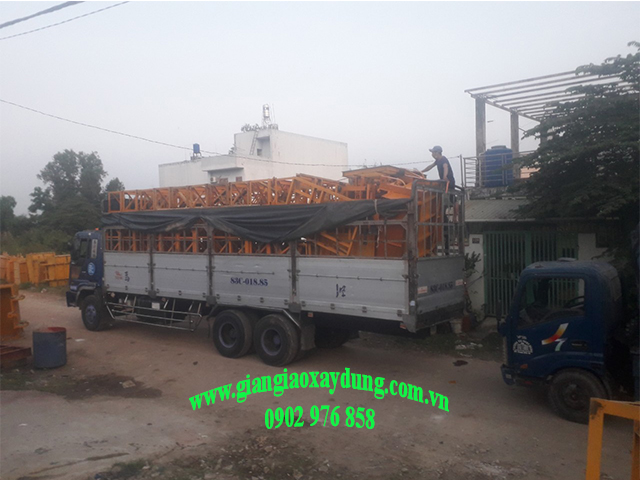 giao vận thăng nâng hàng